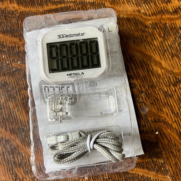 NIB Neskla Pedometer - Picture 3 of 5